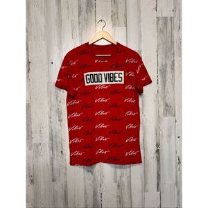 Red “GOOD VIBES” Graphic Tee – Allover Vibes Print – Size L